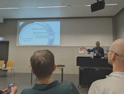 Olaf Simons presents the 100 million item limit of Wikibase